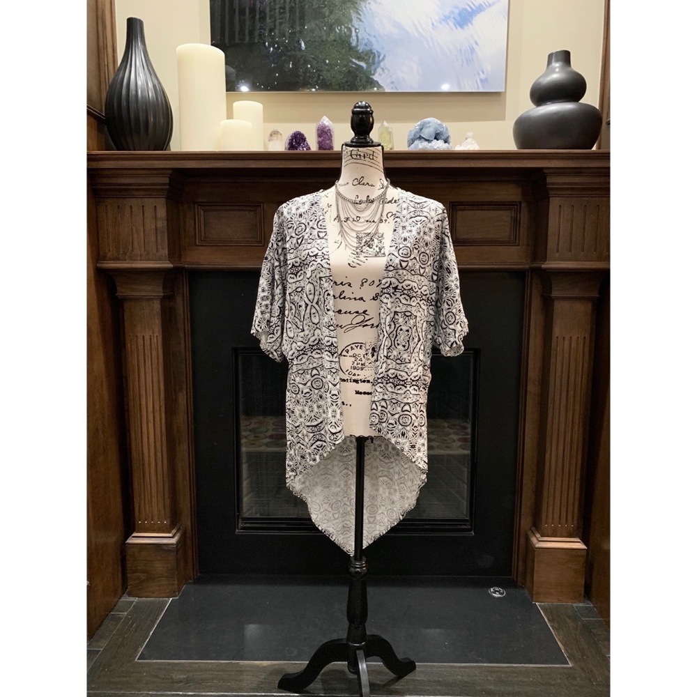 🆕LF || HI/LO Tribal Print Open Kimono Top